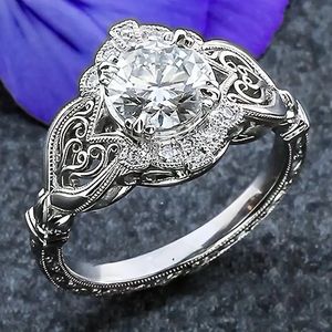 Vintage Style Cubic Zirconia and Silver Ring